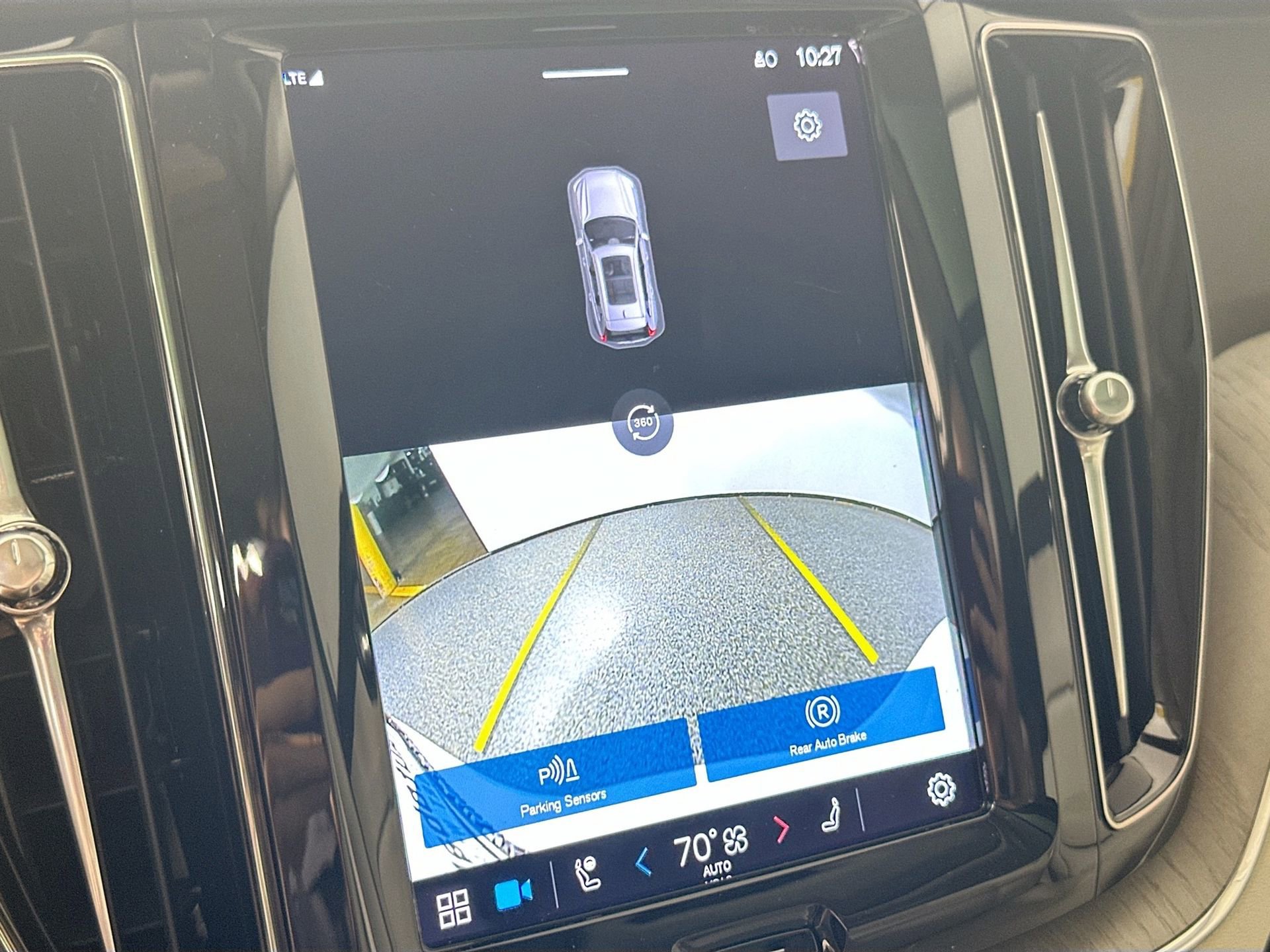 Used 2023 Volvo XC60 B5 Plus w/ Climate Package image 14