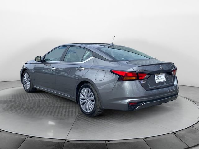 Used 2024 Nissan Altima 2.5 SV image 3