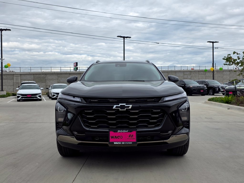 Used 2025 Chevrolet Trax ACTIV w/ Sunroof Package FWD image 2