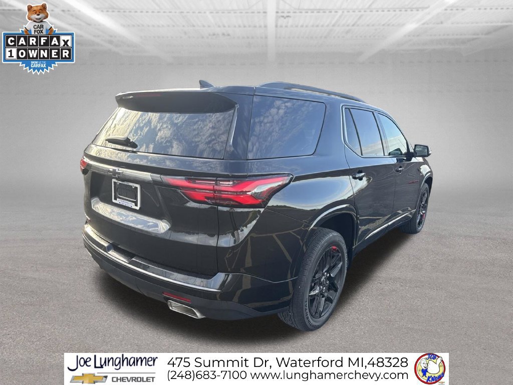 Used 2023 Chevrolet Traverse Premier w/ Redline Edition FWD image 3