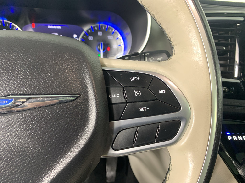 Used 2019 Chrysler Pacifica Limited FWD image 19