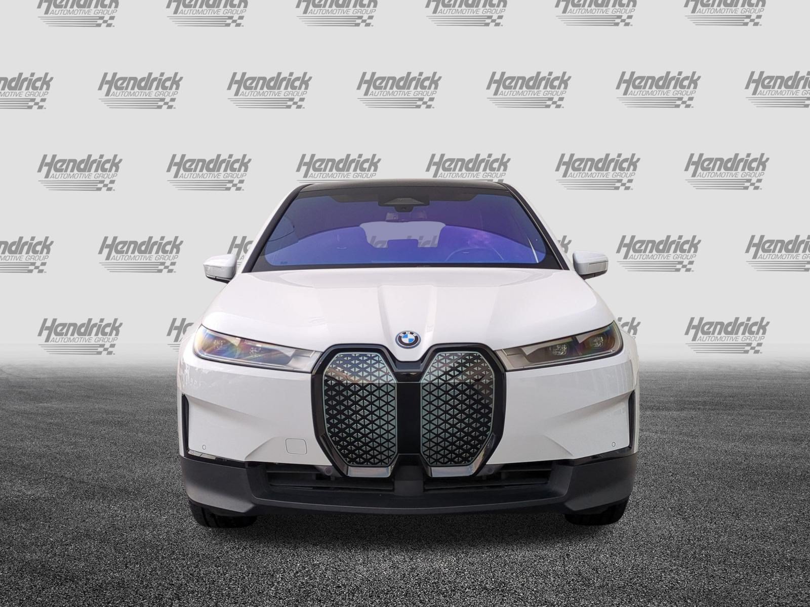 Certified 2022 BMW iX xDrive50 AWD/4WD image 3