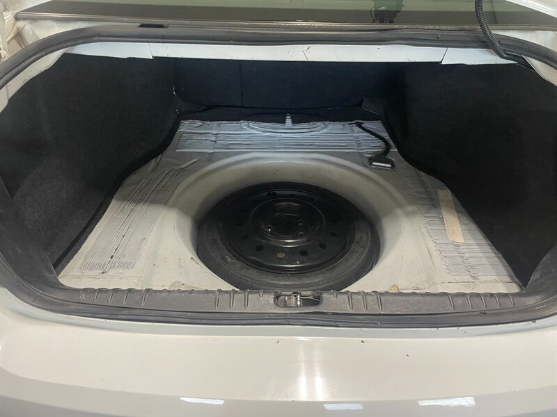 Used 2013 Chevrolet Impala LTZ FWD image 21