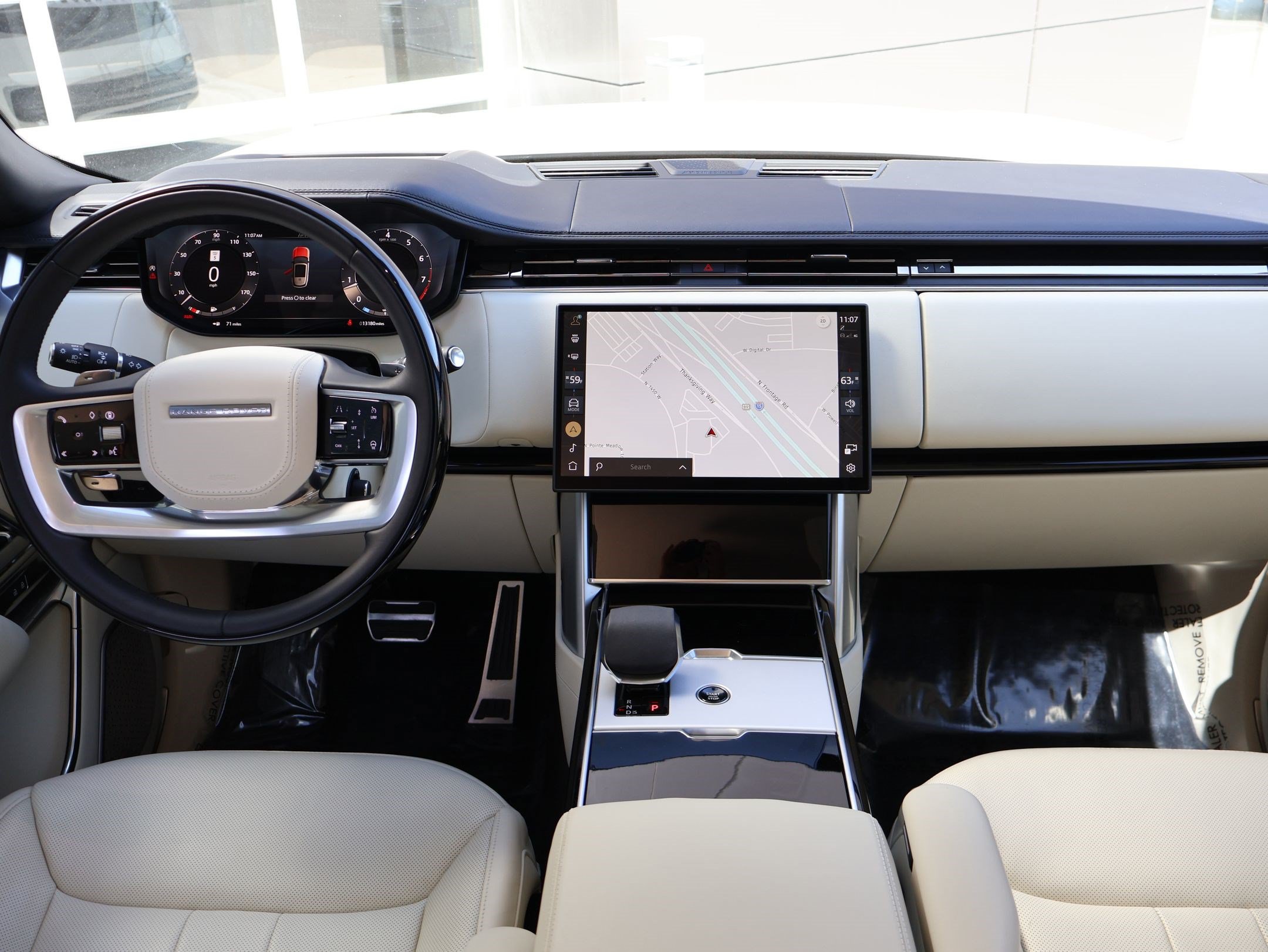 Certified 2025 Land Rover Range Rover Autobiography AWD/4WD image 24
