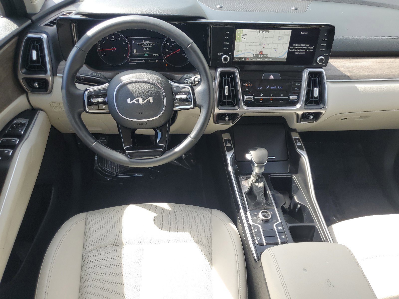 Used 2023 Kia Sorento S image 17