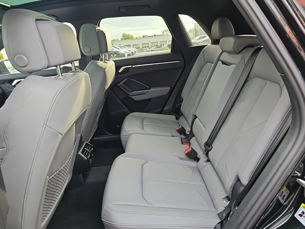 Used 2025 Audi Q3 2.0T Premium w/ Convenience Package AWD/4WD image 12