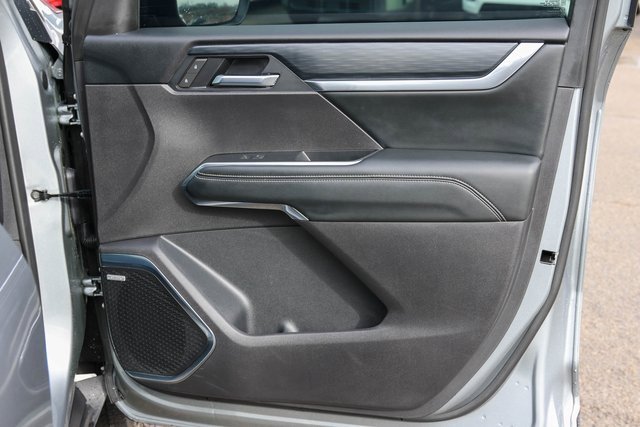 Used 2025 GMC Acadia Elevation image 16