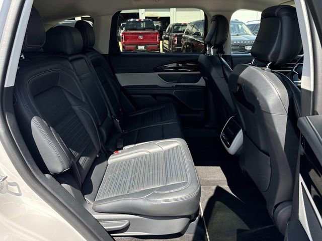 Used 2024 Lincoln Nautilus Reserve AWD/4WD image 12