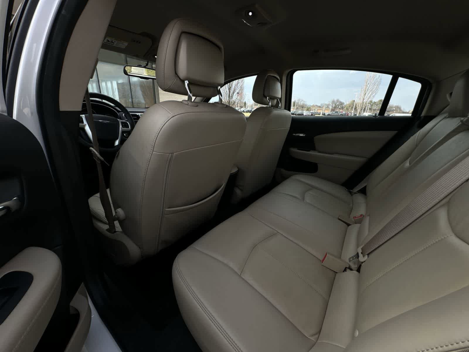 Used 2013 Chrysler 200 Limited image 19