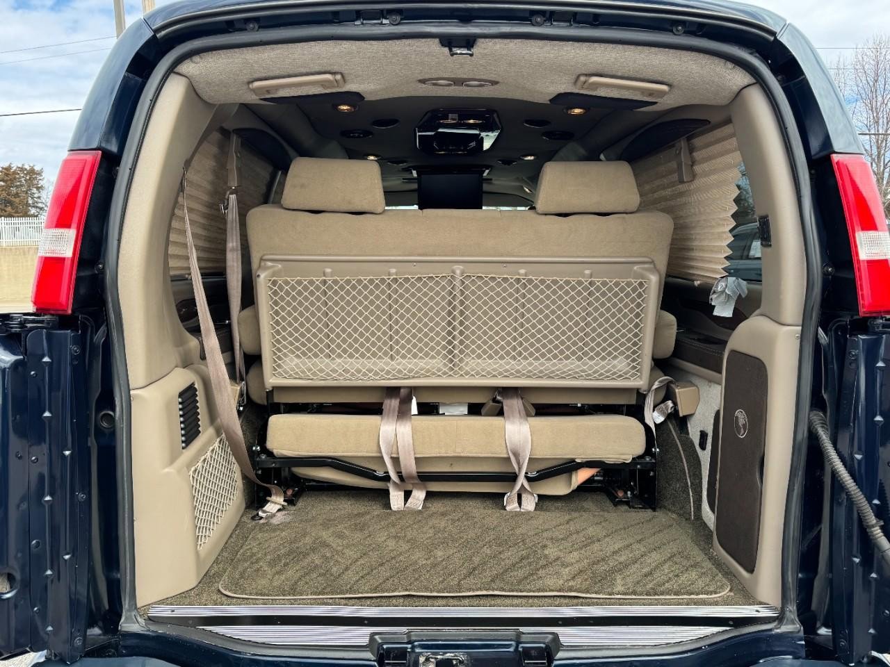 Used 2020 GMC Savana 2500 w/ Enhanced Convenience Package image 6