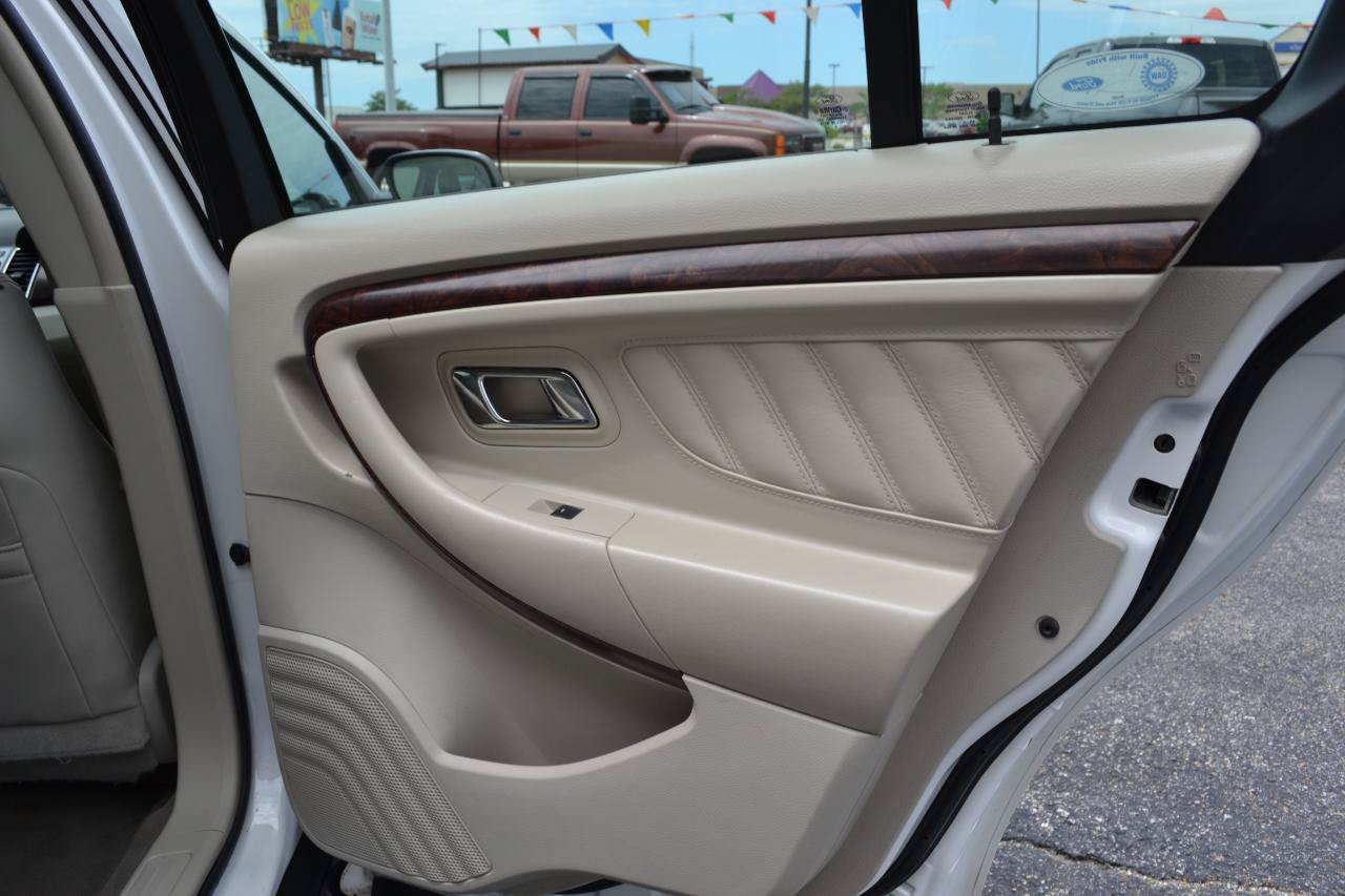 Used 2010 Ford Taurus Limited AWD/4WD image 44
