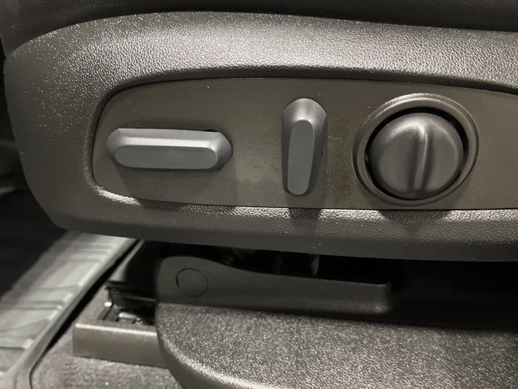 Certified 2022 Chevrolet Traverse Premier w/ Redline Edition image 15