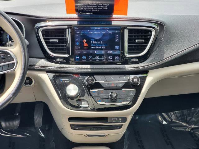 Used 2020 Chrysler Pacifica Limited FWD image 25