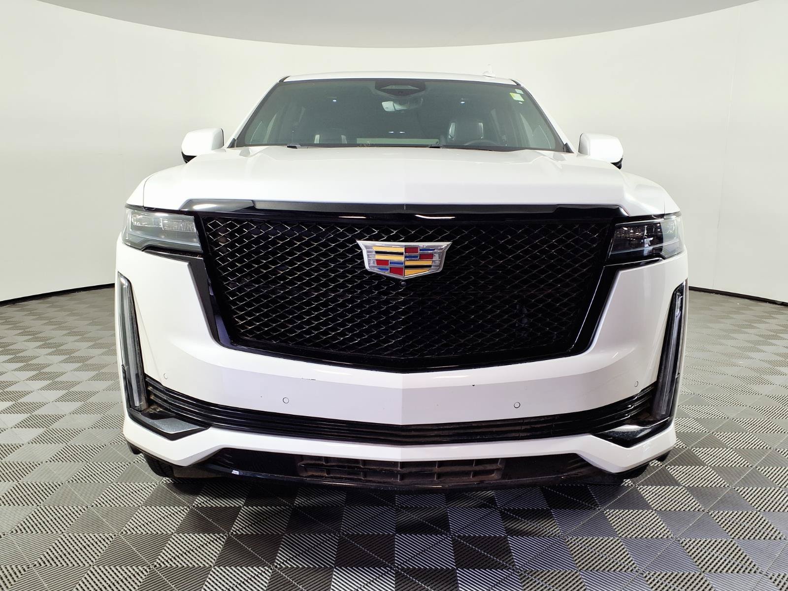 Certified 2024 Cadillac Escalade ESV Sport Platinum w/ LPO, ONYX Package AWD/4WD image 2
