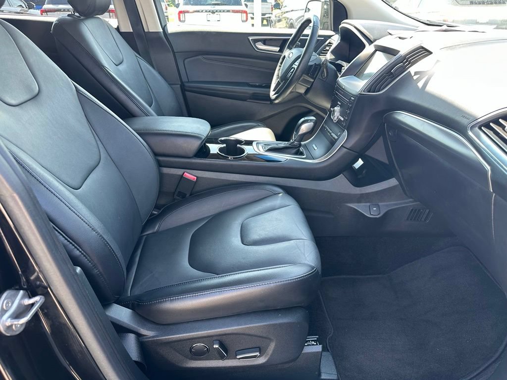 Used 2018 Ford Edge Titanium AWD/4WD image 32