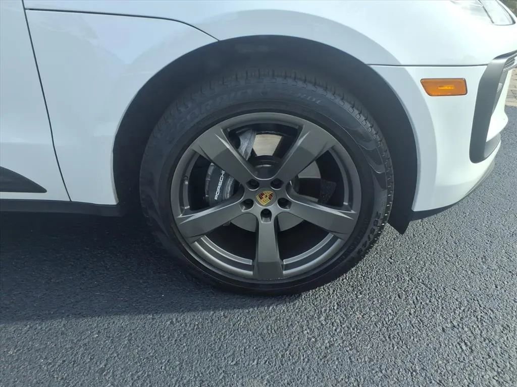 Used 2022 Porsche Macan image 9