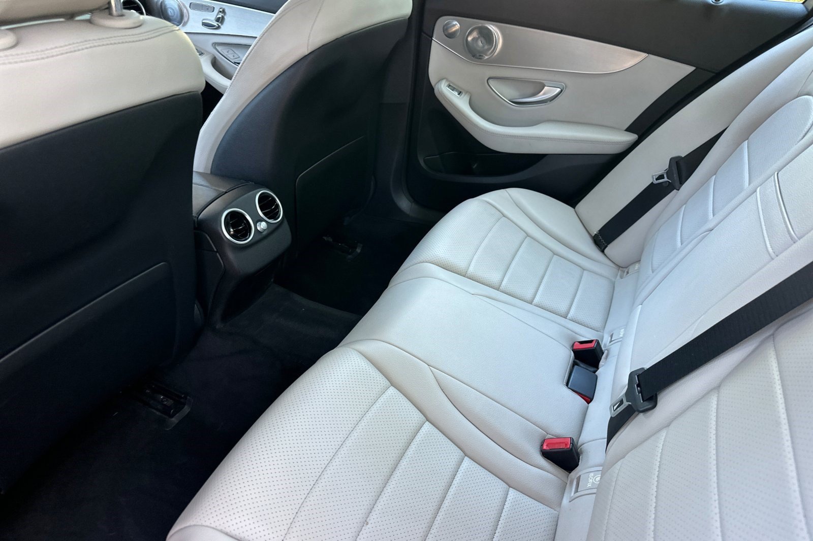 Used 2016 Mercedes-Benz C 300 Sedan image 30