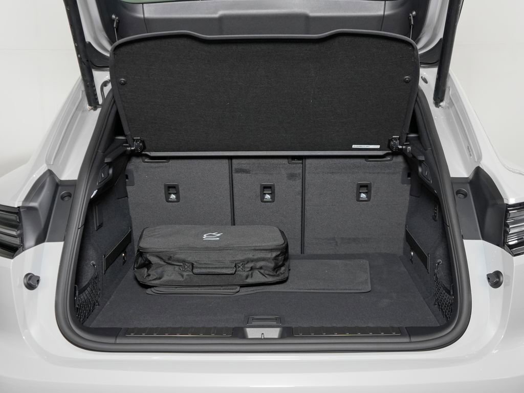 New 2026 Porsche Macan Turbo Electric image 14