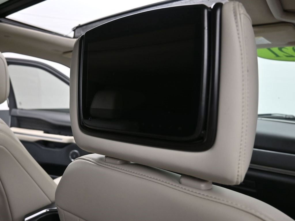 Used 2021 Ford Expedition Platinum image 24
