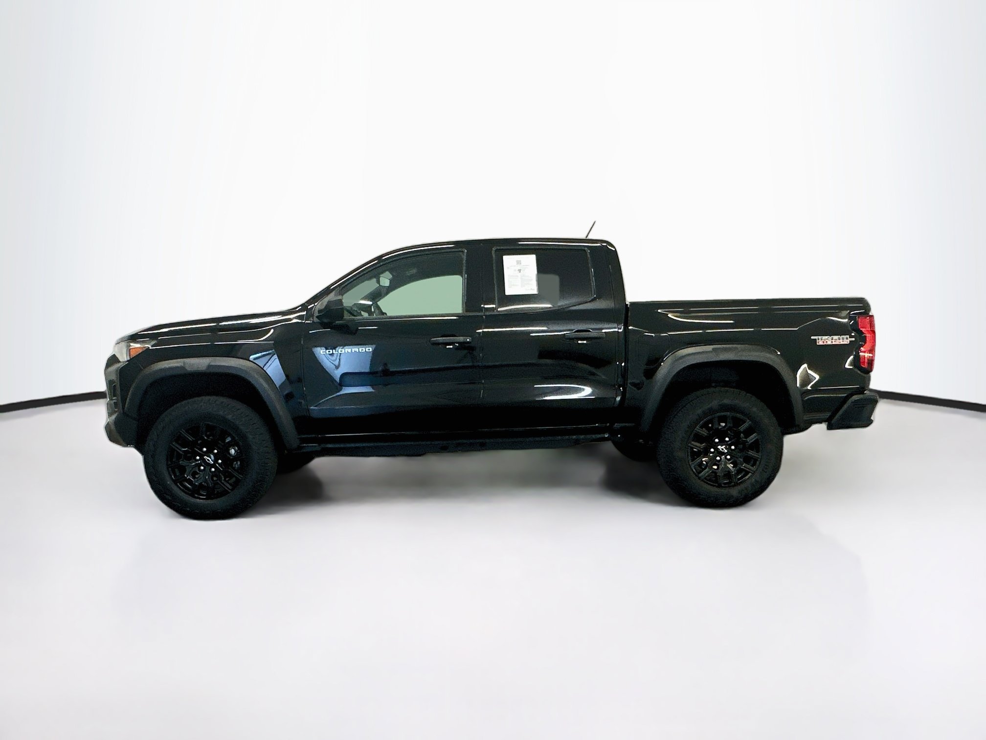 Used 2024 Chevrolet Colorado Trail Boss w/ Advanced Trailering Package AWD/4WD image 4