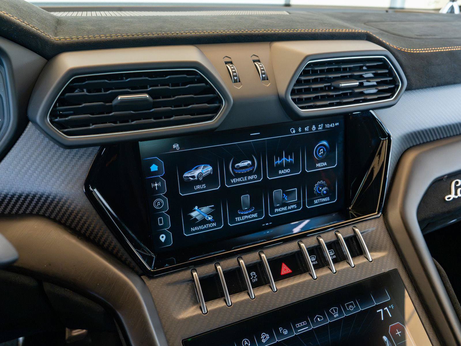 Used 2024 Lamborghini Urus Performante AWD/4WD image 18