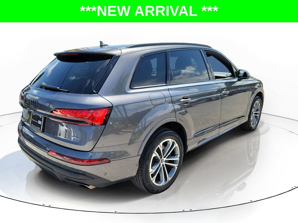 Used 2025 Audi Q7 2.0T Premium w/ Convenience Plus Package AWD/4WD image 4