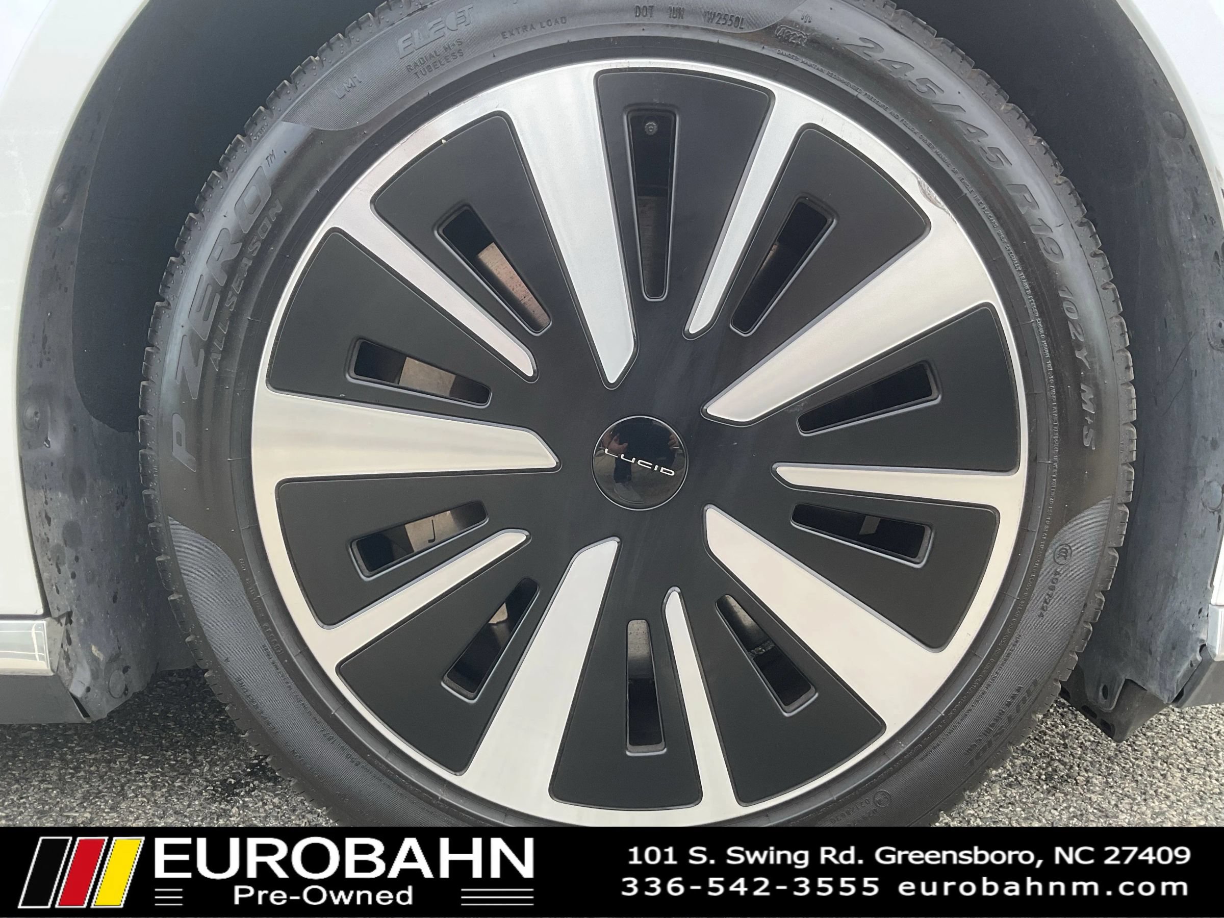 Used 2024 Lucid Air Pure RWD image 30