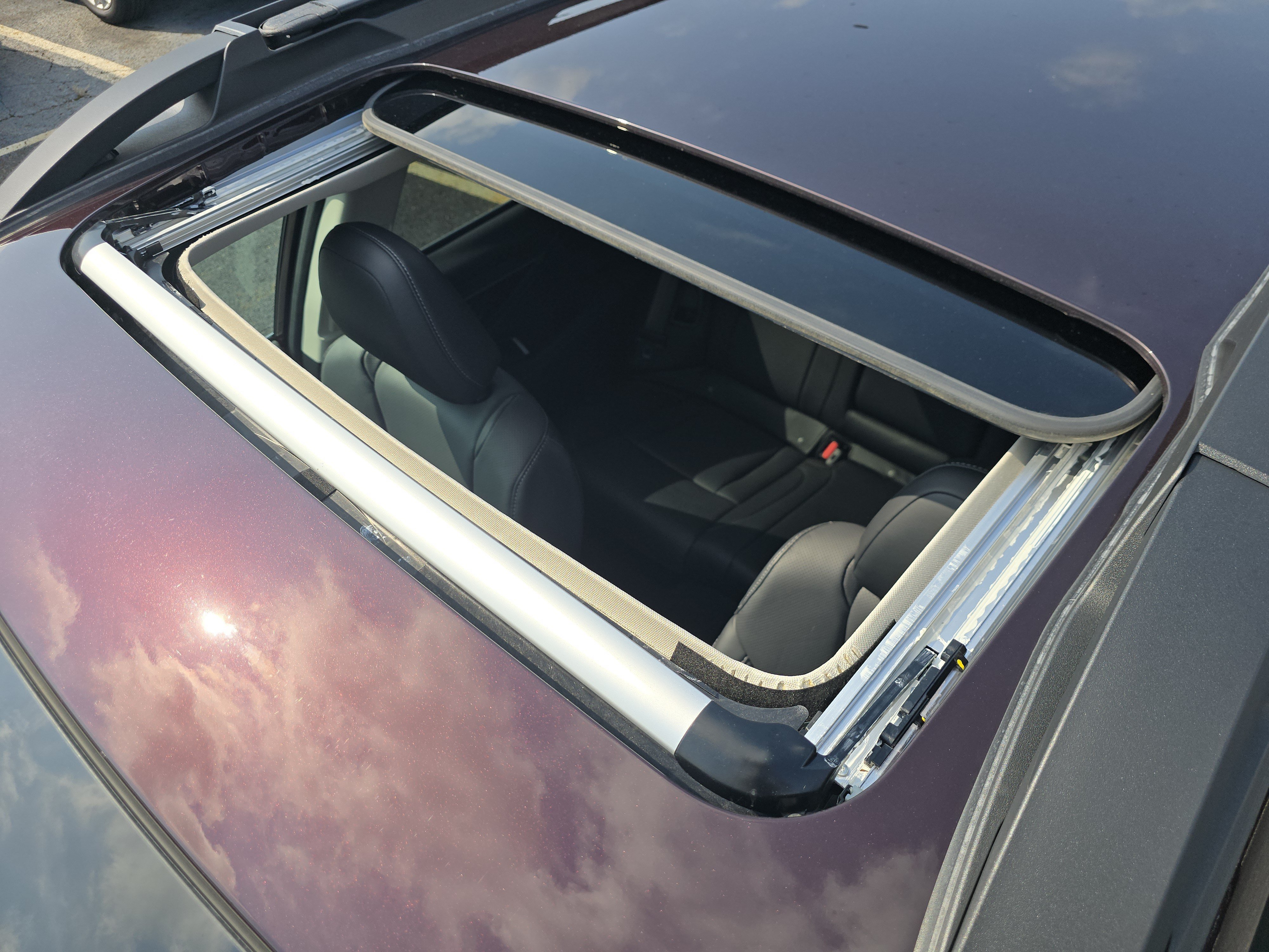 Certified 2025 Subaru Outback Limited AWD/4WD image 9