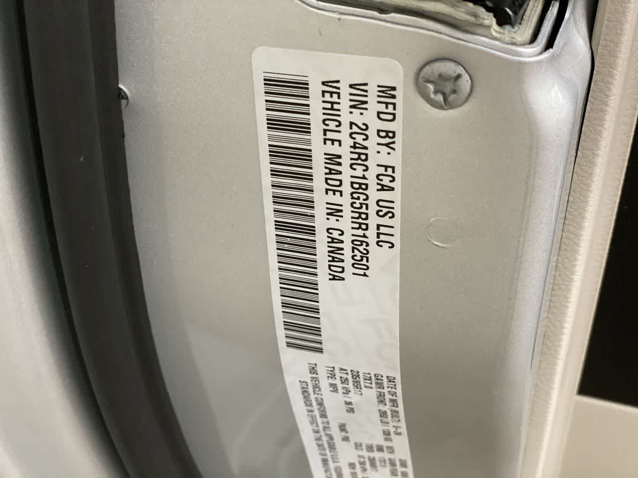 Used 2024 Chrysler Pacifica Touring-L FWD image 29