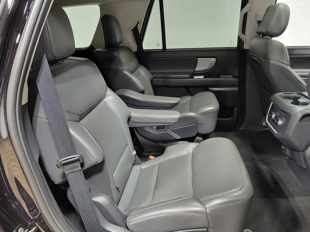 Certified 2025 Ford Expedition Active AWD/4WD image 44