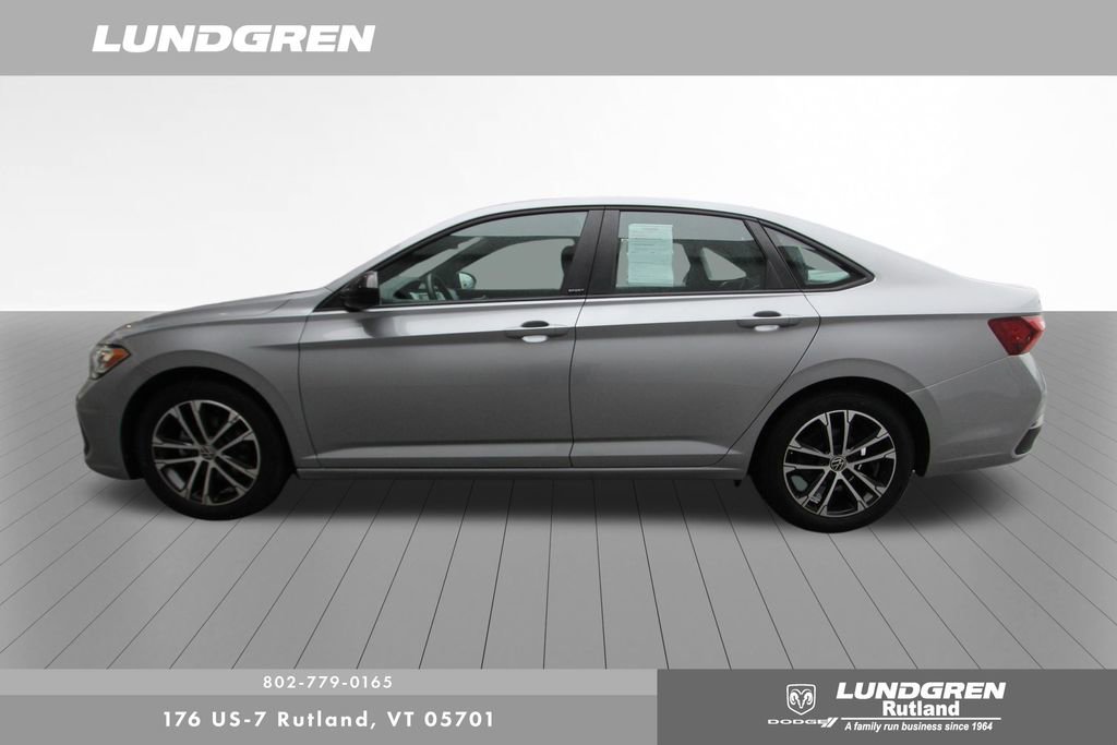 Used 2024 Volkswagen Jetta Sport image 39