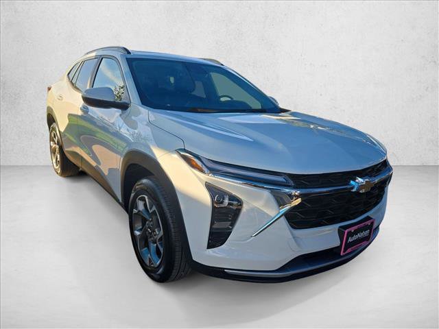New 2026 Chevrolet Trax LT w/ Sunroof Package FWD image 2