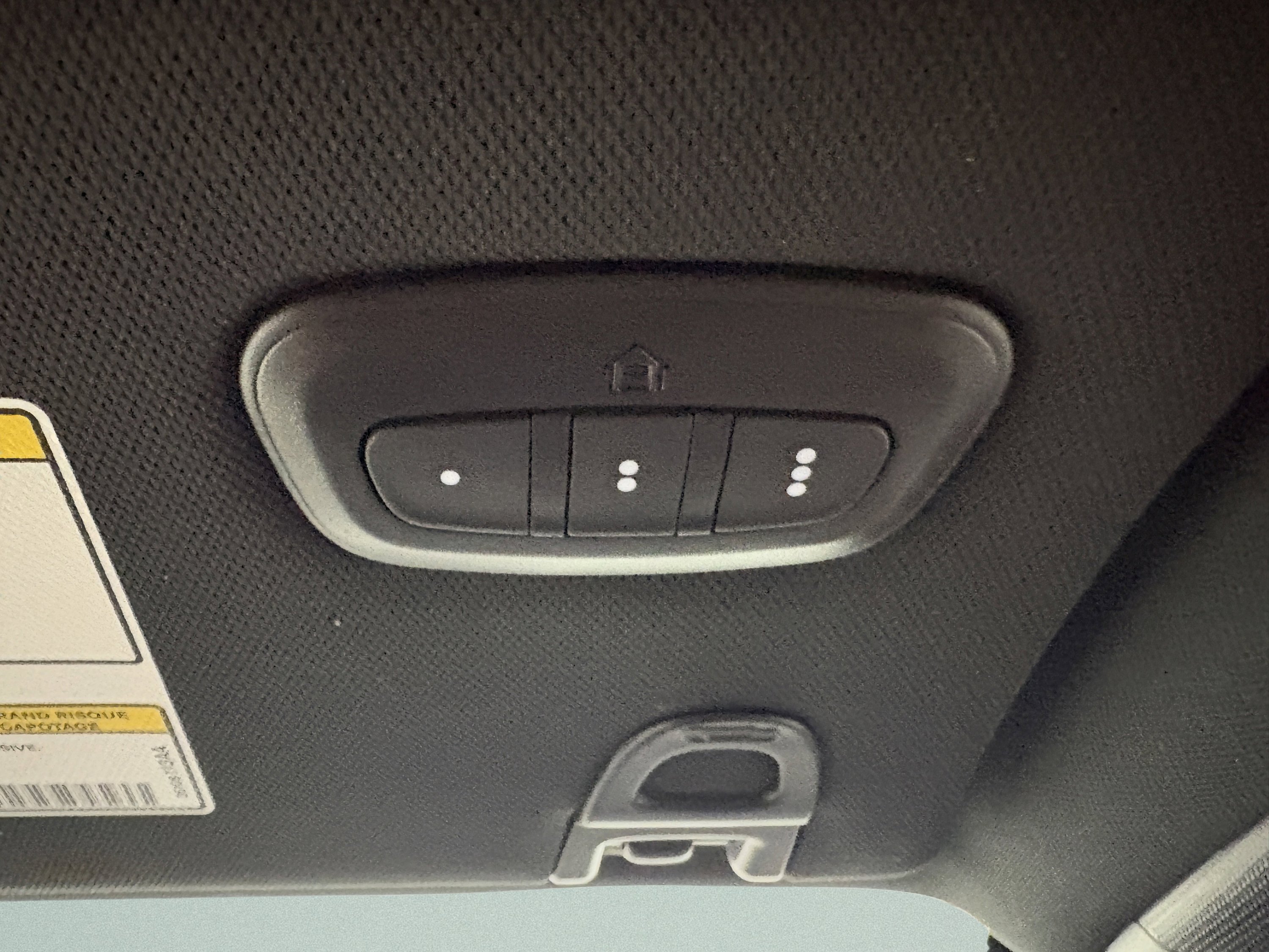 Used 2024 Jeep Compass Latitude image 32