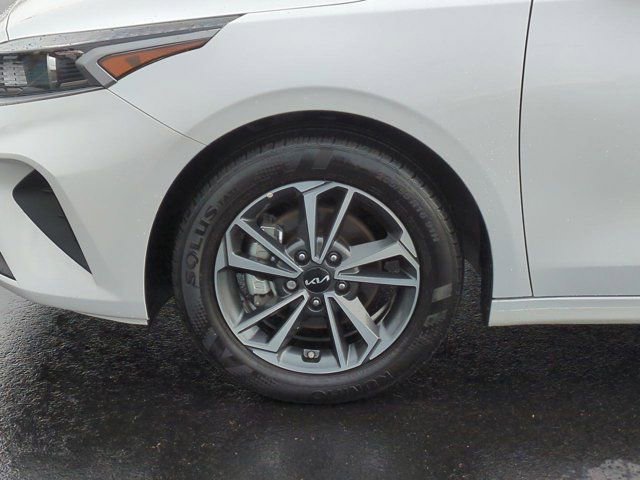 Used 2024 Kia Forte LXS FWD image 7