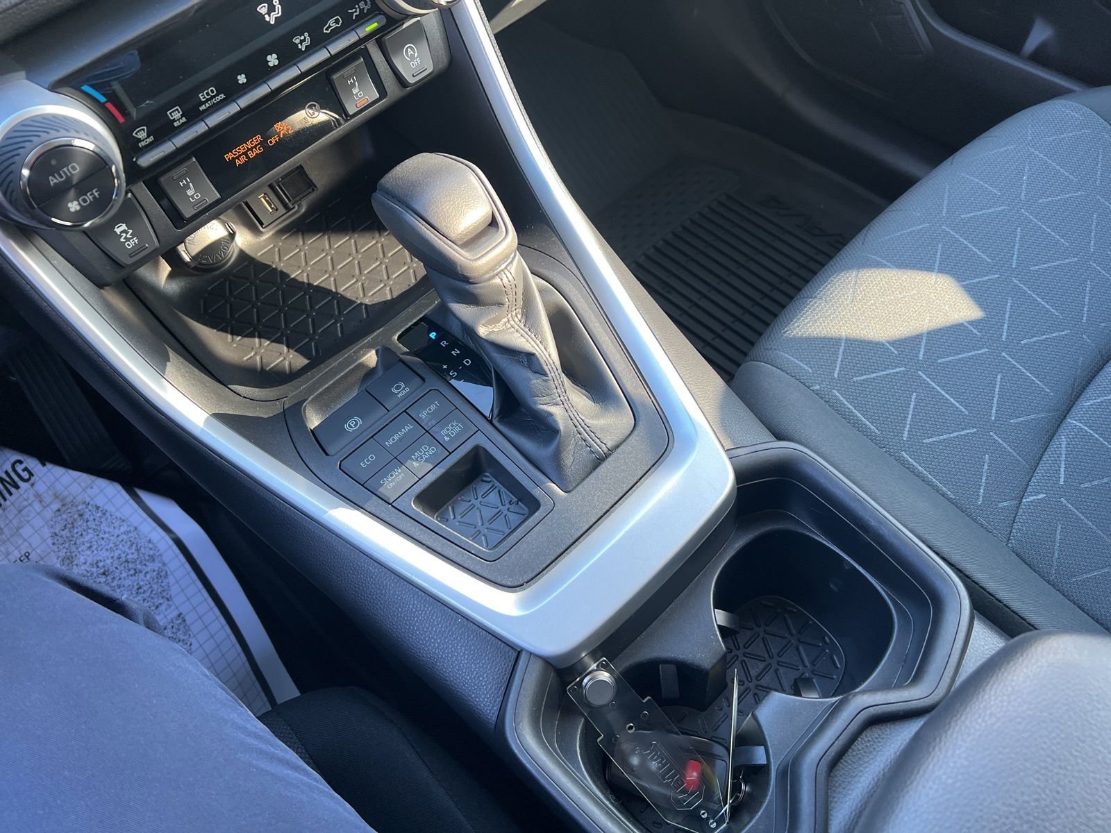 Used 2021 Toyota RAV4 XLE w/ XLE Grade Weather Package image 23