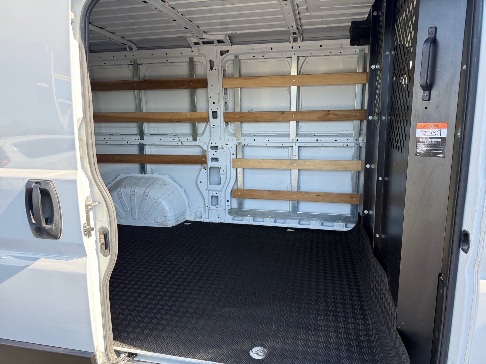 Used 2025 RAM ProMaster 2500 w/ U-Haul Equipment Group FWD image 18