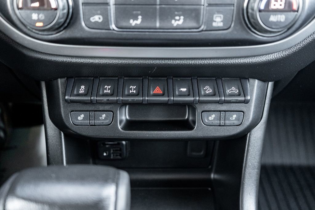Used 2021 Chevrolet Colorado ZR2 image 28