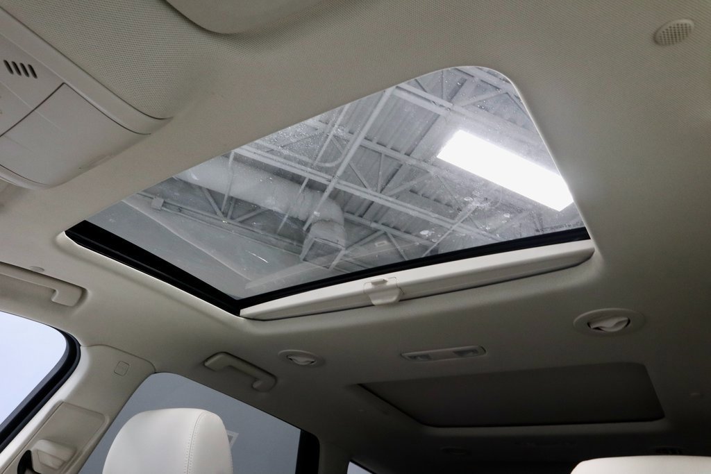 Used 2023 Buick Enclave Essence w/ Experience Buick Package image 29