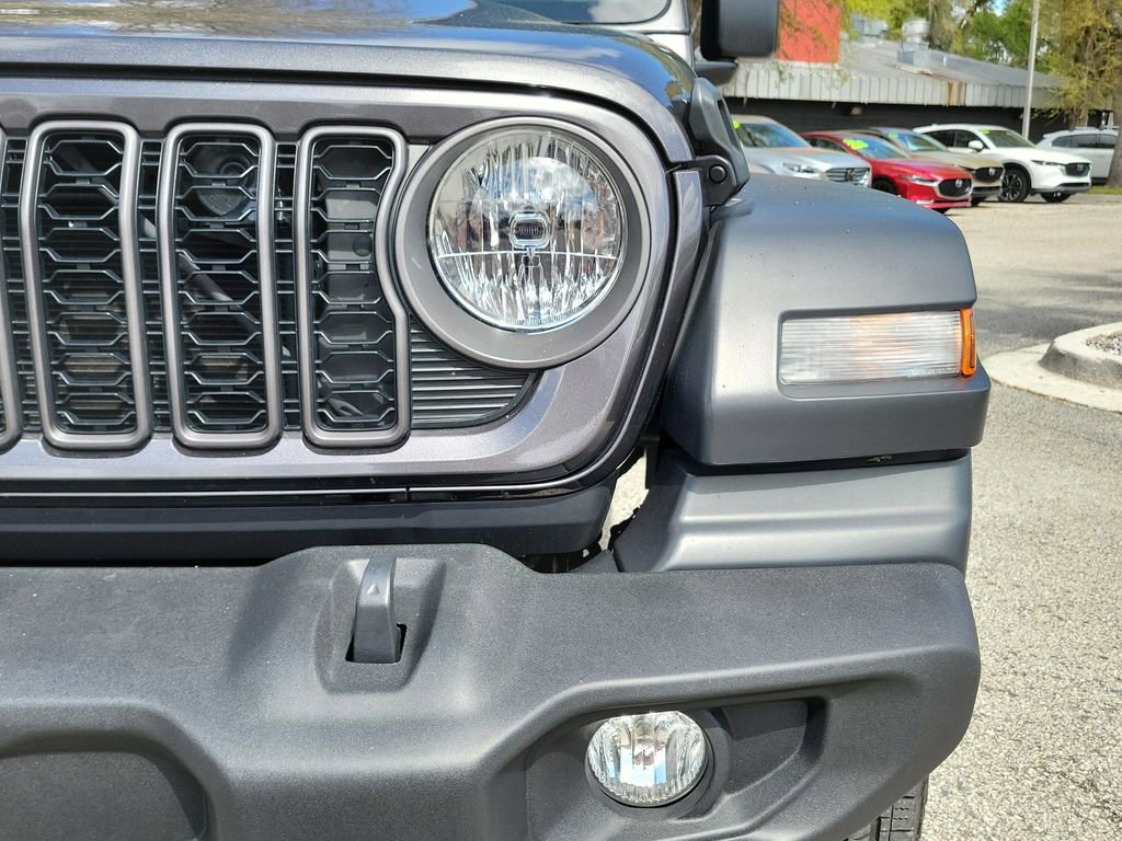 Used 2024 Jeep Wrangler Sport image 11