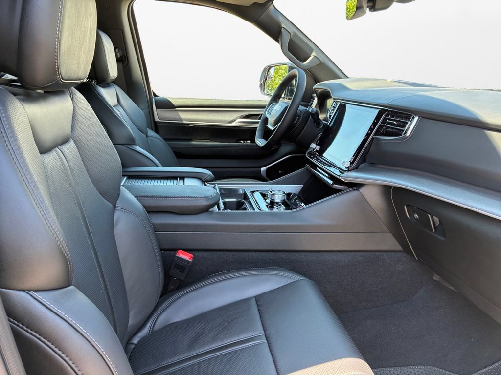 New 2026 Jeep Grand Wagoneer Limited AWD/4WD image 24