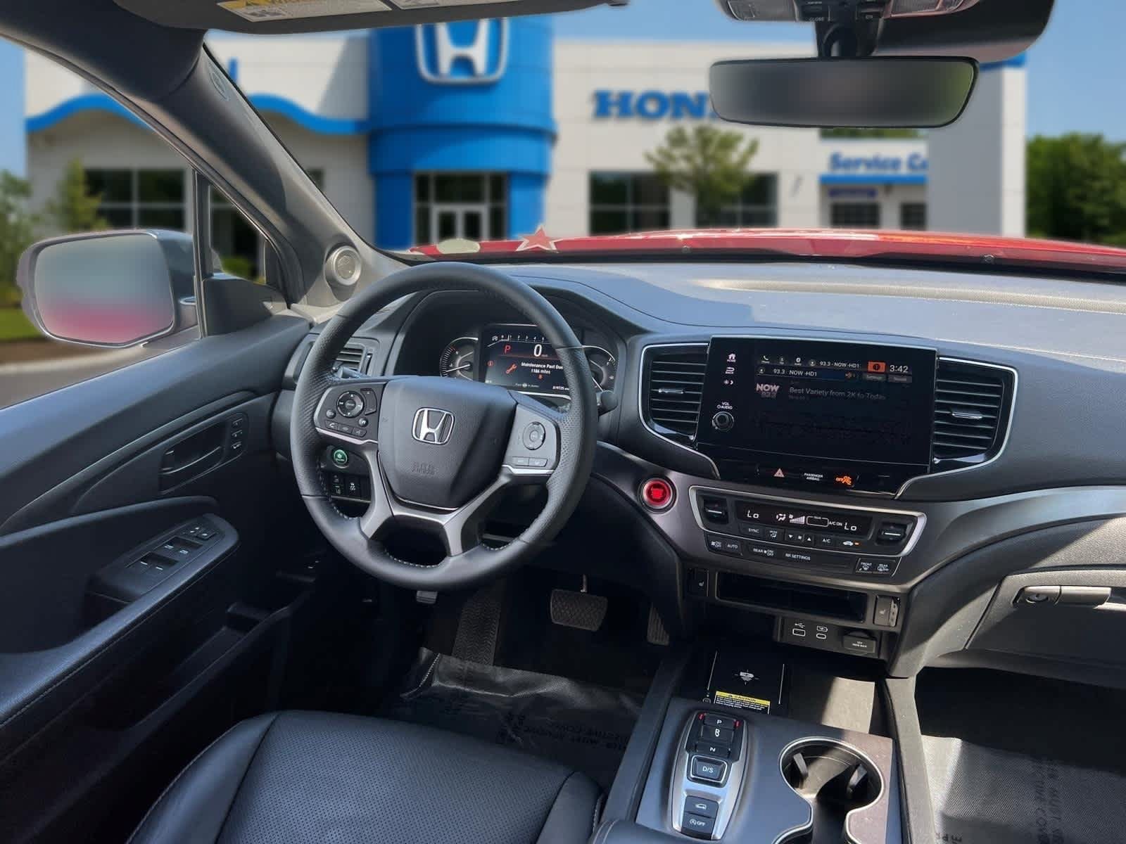 Used 2025 Honda Passport EX-L image 32