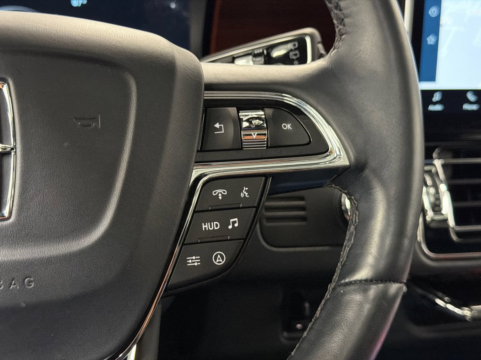 Used 2023 Lincoln Navigator Reserve AWD/4WD image 22