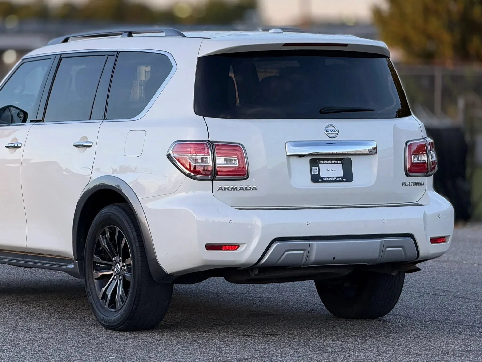 Used 2017 Nissan Armada Platinum RWD image 16