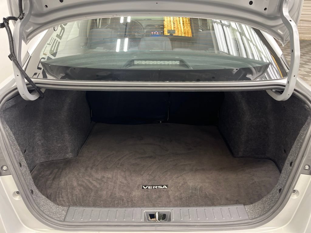 Used 2024 Nissan Versa SR FWD image 22