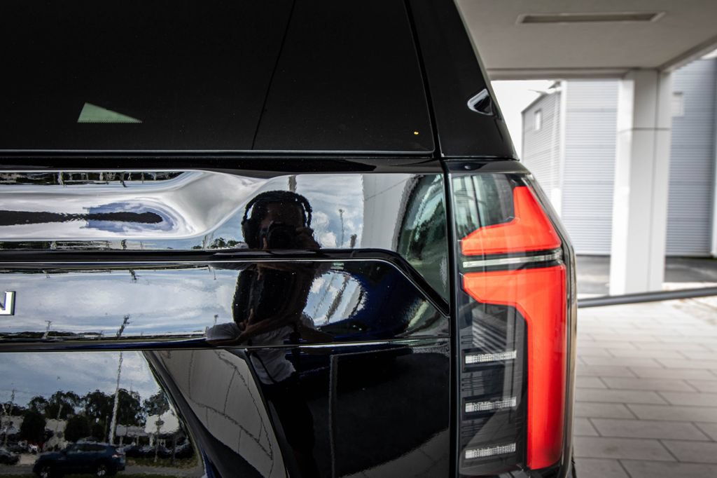 Used 2025 Chevrolet Suburban LS AWD/4WD image 14