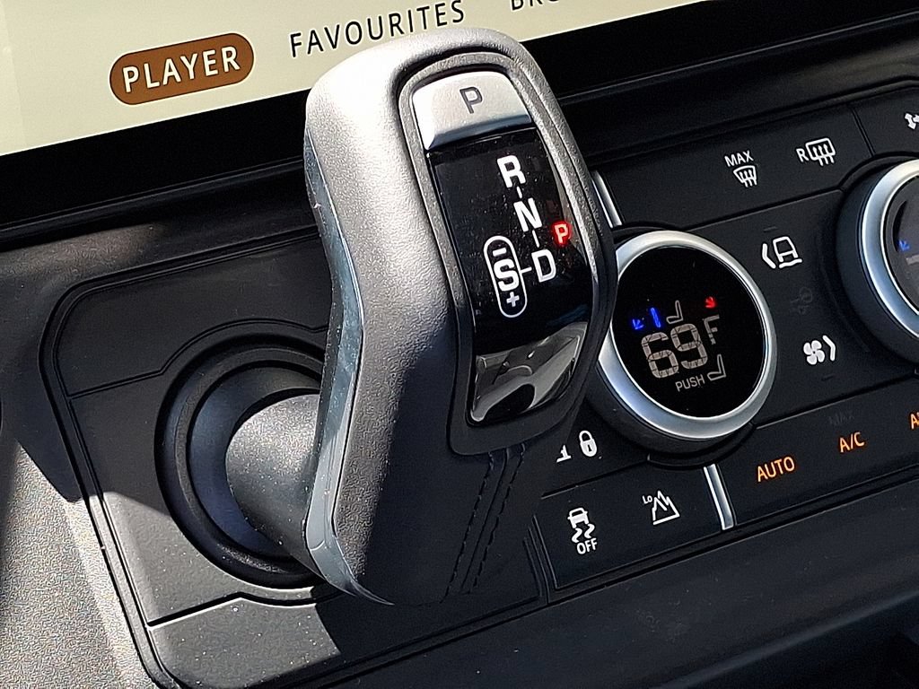 New 2026 Land Rover Defender 110 X-Dynamic SE AWD/4WD image 13