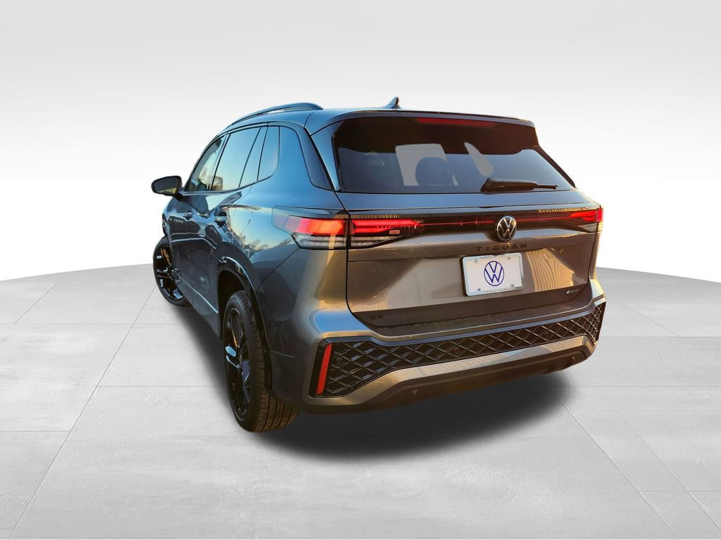 New 2026 Volkswagen Tiguan SE R-Line image 4