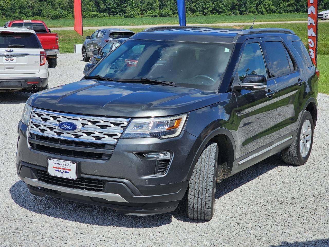 Used 2018 Ford Explorer XLT w/ Equipment Group 202A AWD/4WD image 4