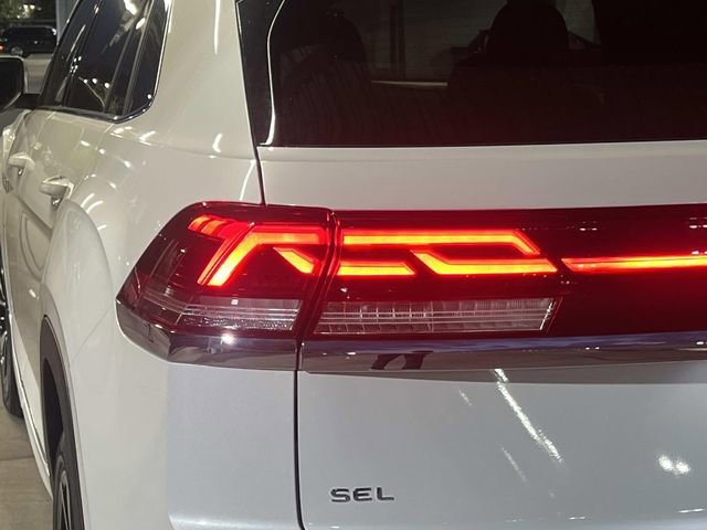 New 2026 Volkswagen Atlas Cross Sport SEL Premium R-Line image 5