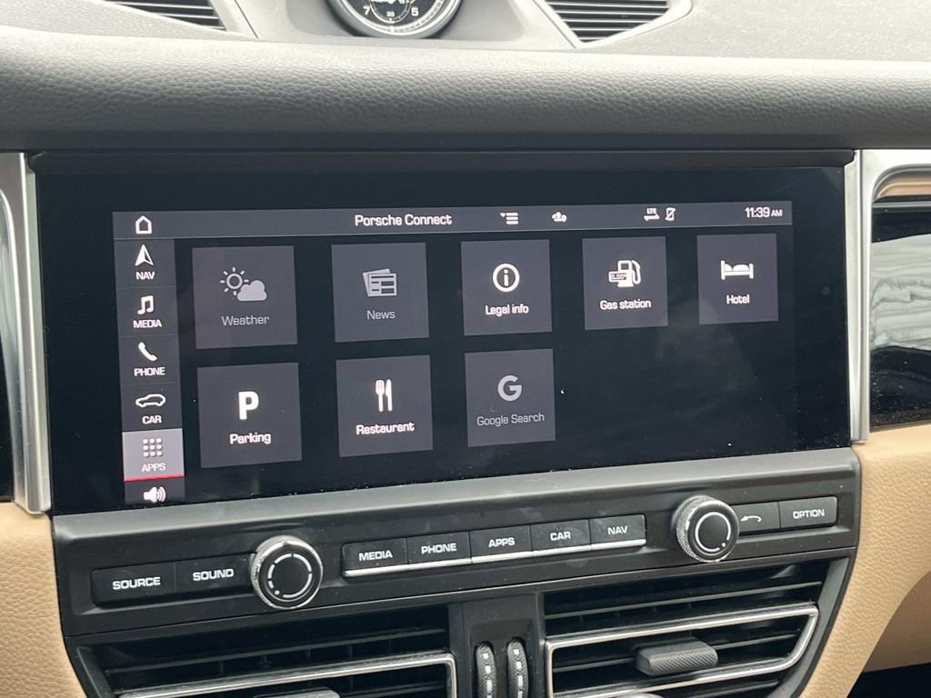 Used 2020 Porsche Macan Base image 22